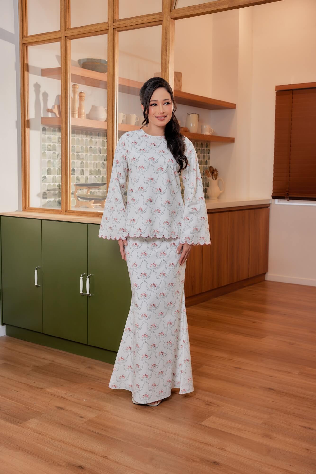 Abril Kurung - White