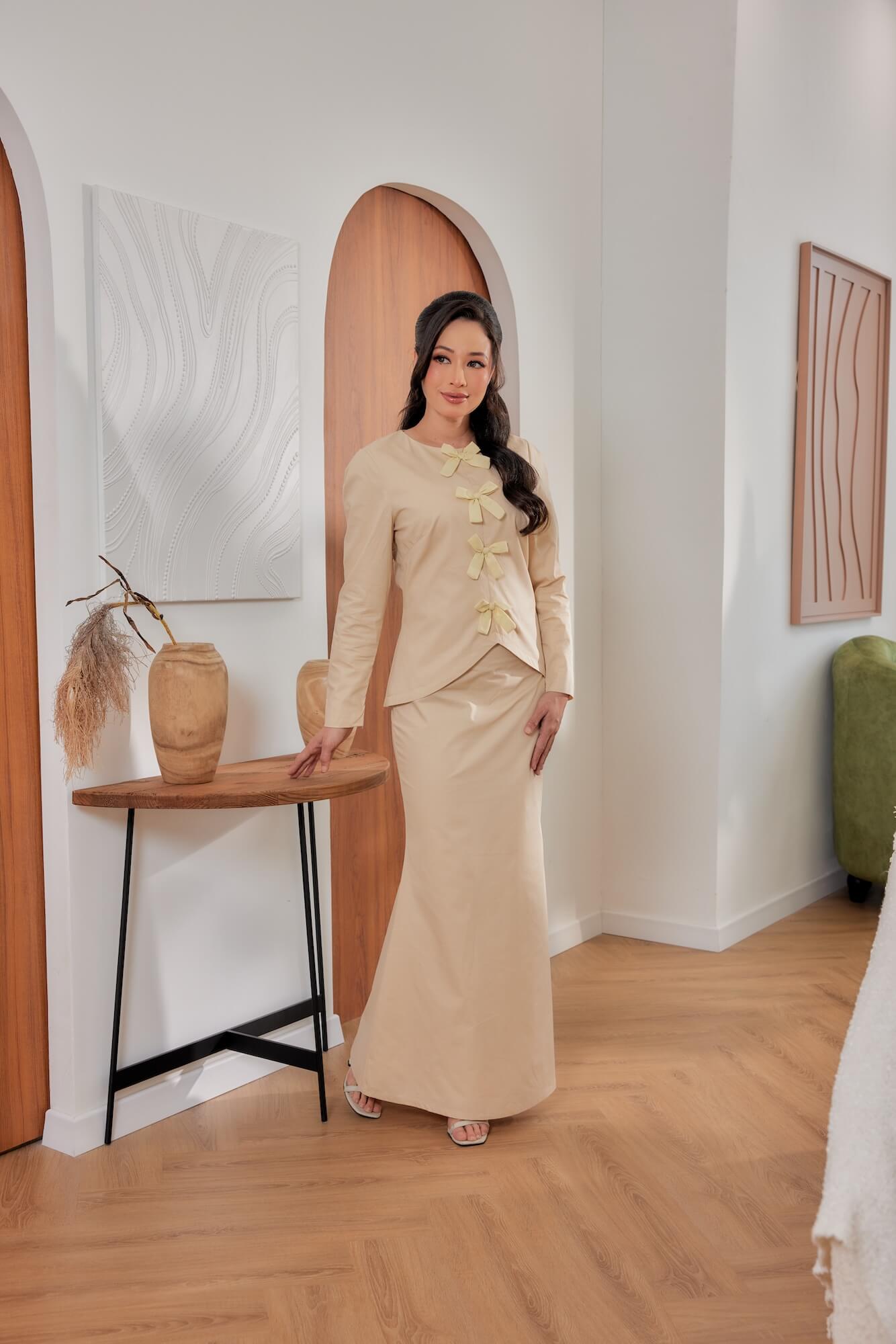 Helen Kurung - Nude