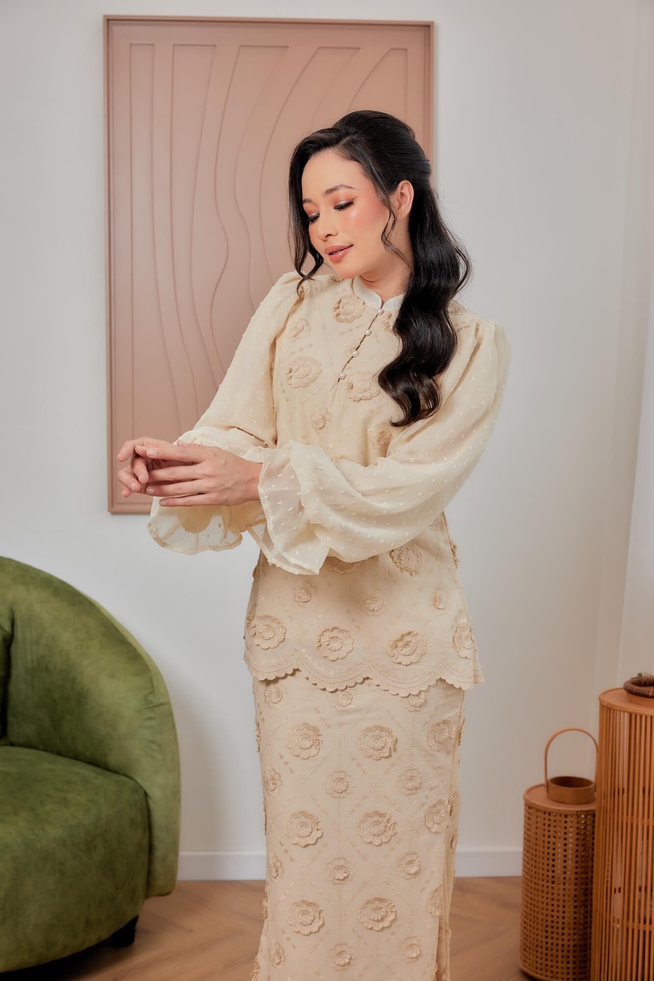 Thea Kurung - Nude