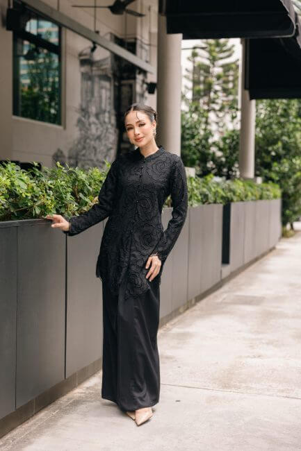 Nova Kurung - Black
