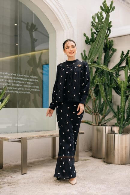 Kale Kurung - Black