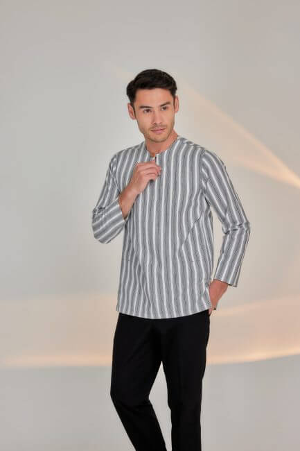 Kurta Radi - Black with White Stripe